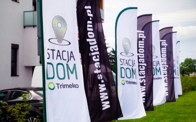 Flagi żagle reklamowe stacja dom Flagi windery reklamowe